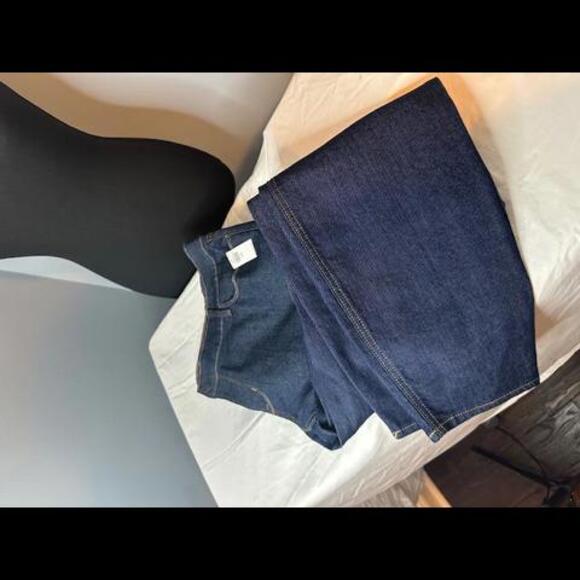 NWT Old Navy Super Skinny Mid Rise, Size 20 - Picture 3 of 5